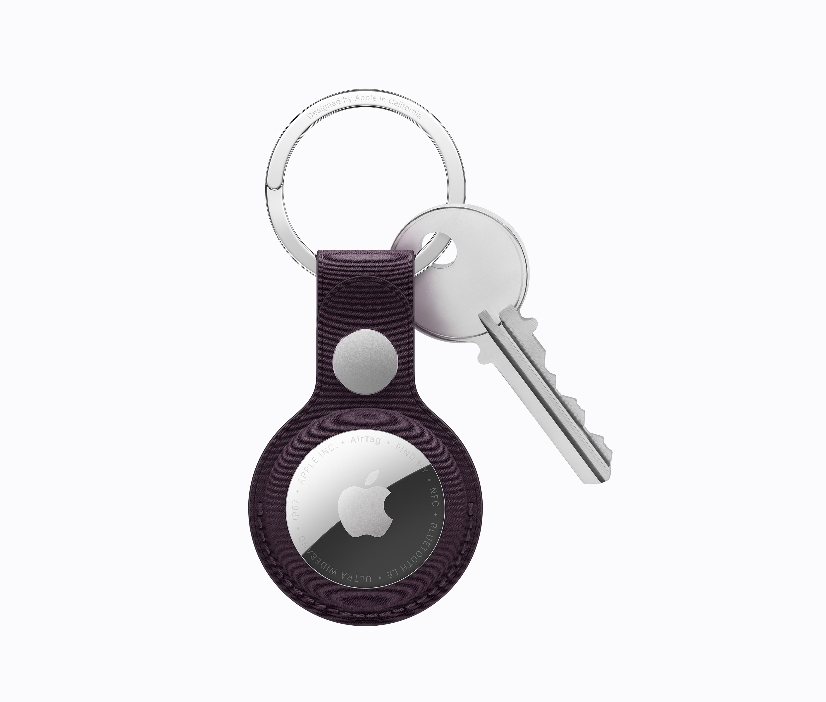 別売キーリングに取り付けたAirTagと鍵の公式使用例(Apple)