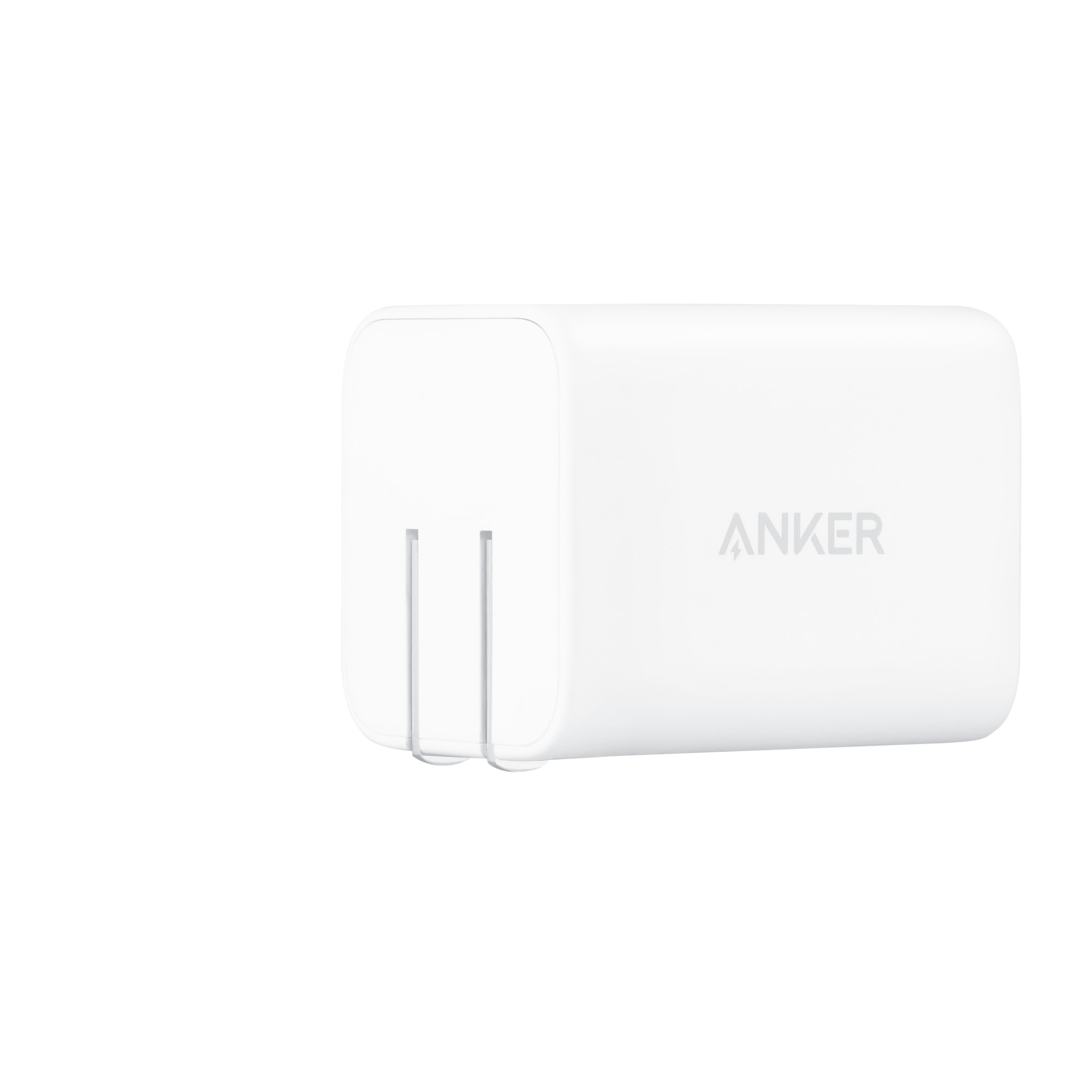 プラグ収納部側の構図。持ち運び前にはプラグの状態を確認(画像:Anker/Apple Store)