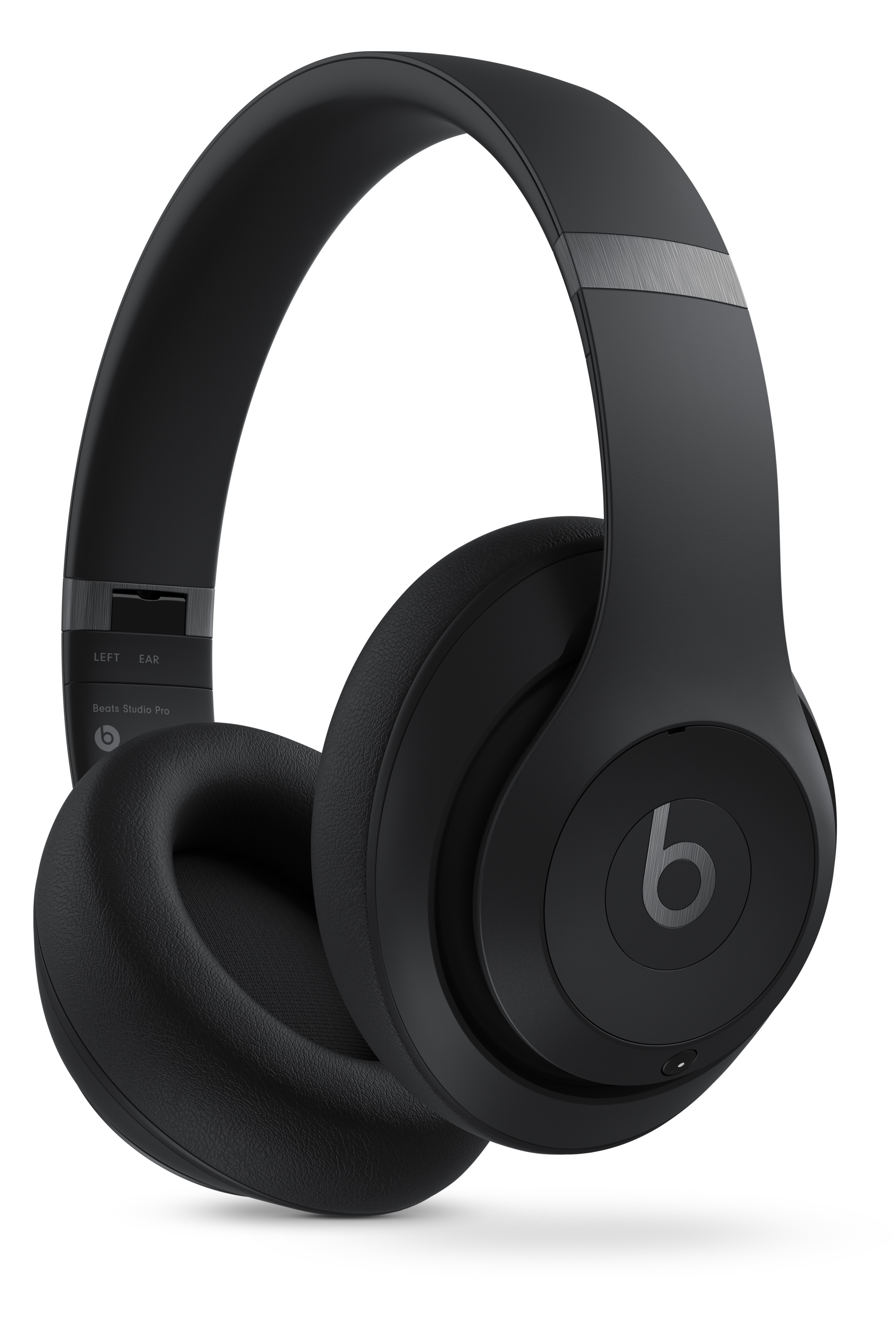 ブラックのBeats Studio Pro MQTP3PA/A。内側のStudio Pro表示とオーバーイヤークッション(画像:Beats/Apple)