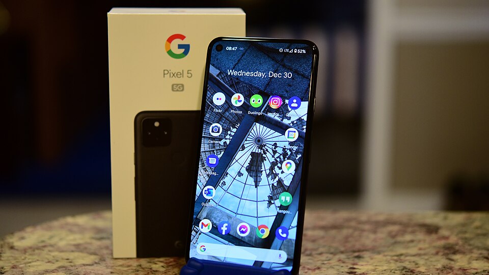 箱にPixel 5と印刷された端末の2020年実物写真。日本向け型番・SIM状態・電池状態は写真から分からない。